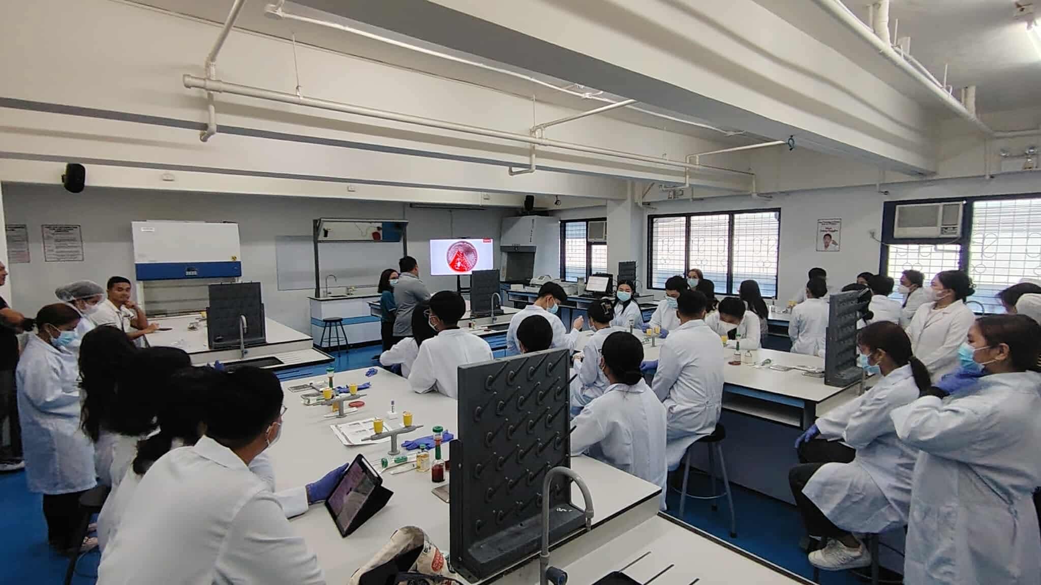 LABORATORY ON WHEELS BRINGS CUTTING-EDGE CLINICAL LAB TECHNOLOGY TO MINDANAO P12